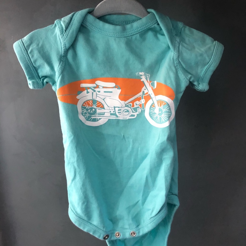 Feather 4 Arrow blue bodysuit